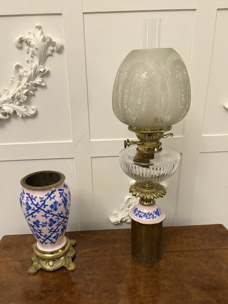 Unusual Outstanding Quality Large Antique Victorian Porcelain Oil Lamp - Image 3